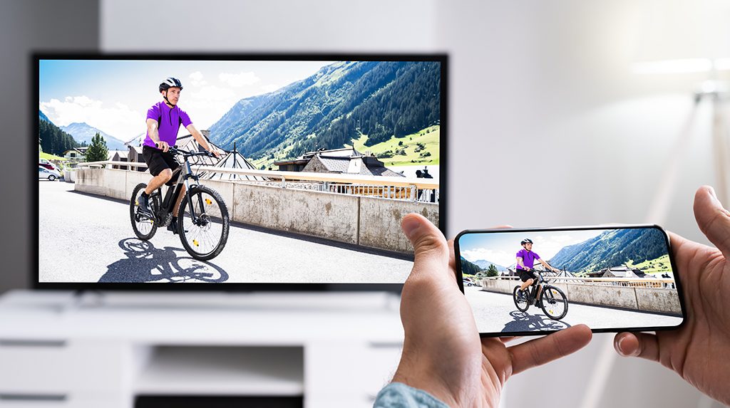 Just how to stream wirelessly to television from an Android or iphone smartphone